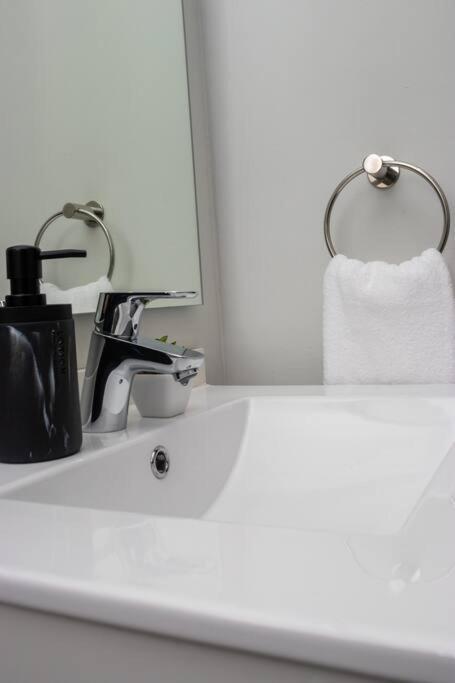2 Bed Luxury Apartment, Ellipse, Waterfall