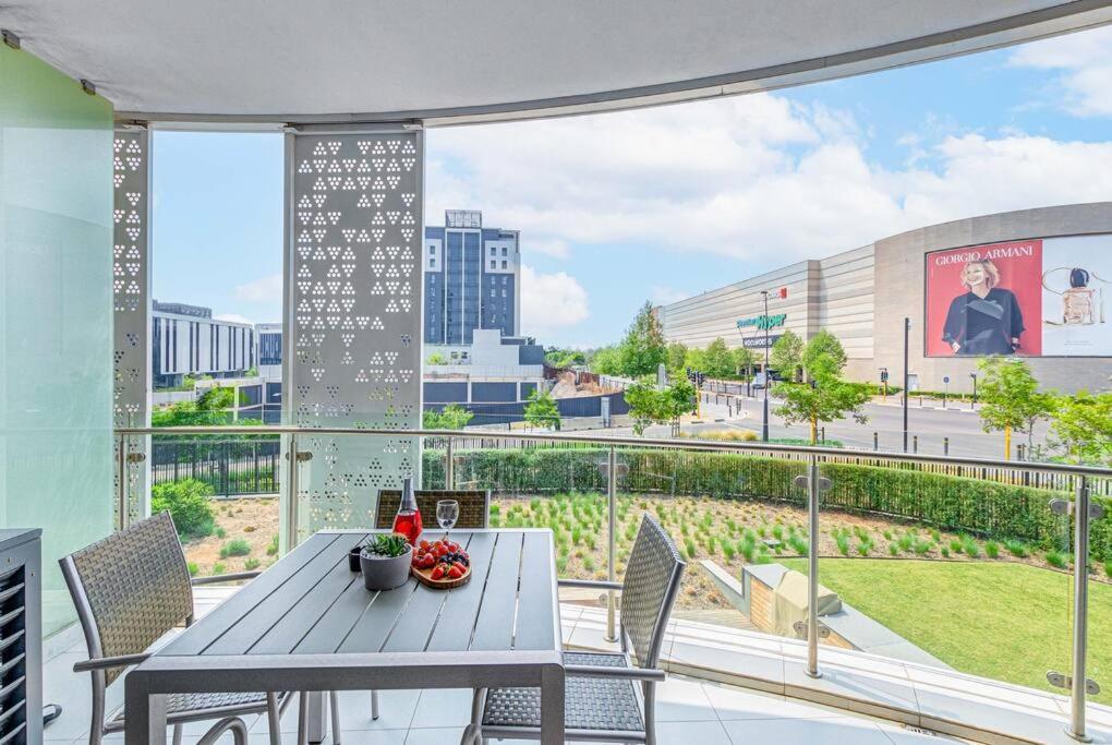 2 Bed Luxury Apartment, Ellipse, Waterfall Apartamento
