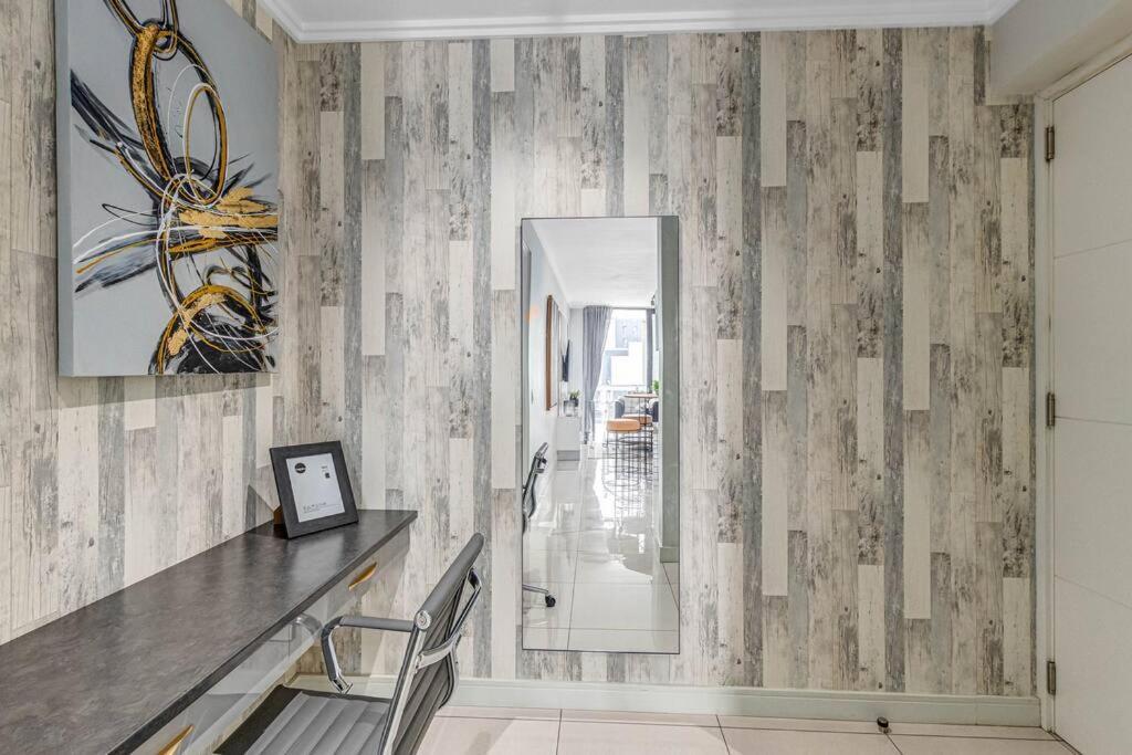 2 Bed Luxury Apartment, Ellipse, Waterfall Midrand