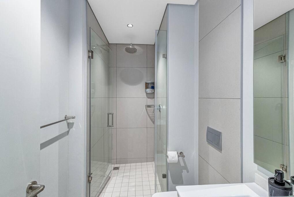 2 Bed Luxury Apartment, Ellipse, Waterfall Apartamento
